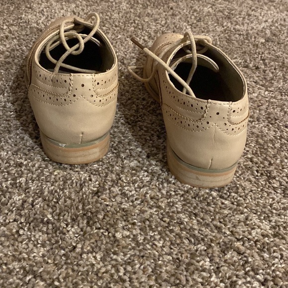 Women’s wingtip shoes - Picture 5 of 6